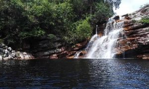Cachoeira do Poço do Diabo aventura e misticismo na Chapada Diamantina