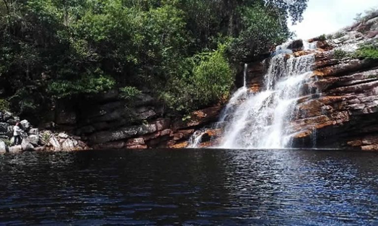 Cachoeira do Poço do Diabo aventura e misticismo na Chapada Diamantina