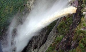 Cachoeira da Fumaça a gigante da Chapada Diamantina que impressiona viajantes